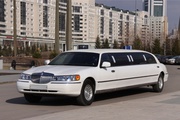 Лимузин Lincoln Town Car для любых мероприятий в Астане.